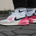 Comment porter les dernières collaborations Nike pour un look ultra tendance