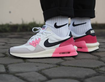 Associer vintage et modernité : comment styliser vos Nike rétro pour un look actuel