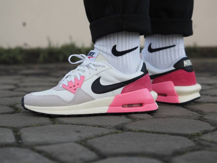 Associer vintage et modernité : comment styliser vos Nike rétro pour un look actuel