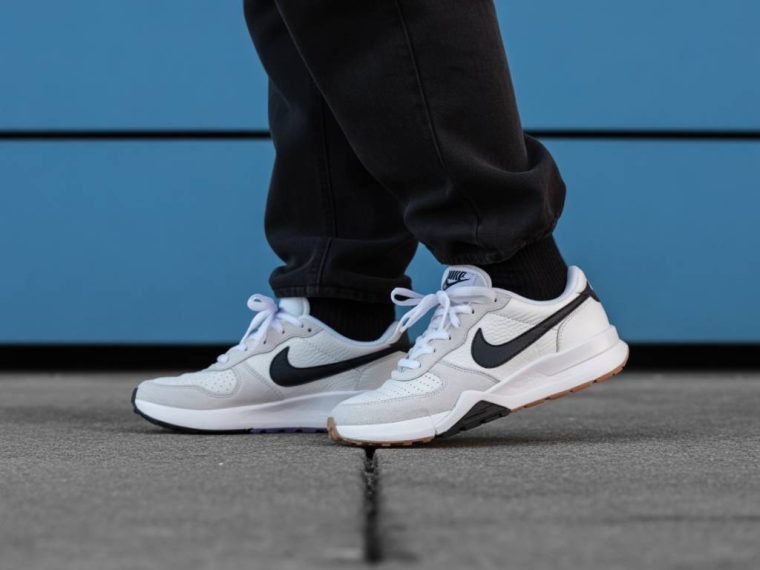 Nike et minimalisme : créer un look épuré avec vos sneakers préférées