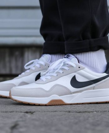 Nike et la tendance « normcore » : comment adopter un style simple et pointu avec vos sneakers