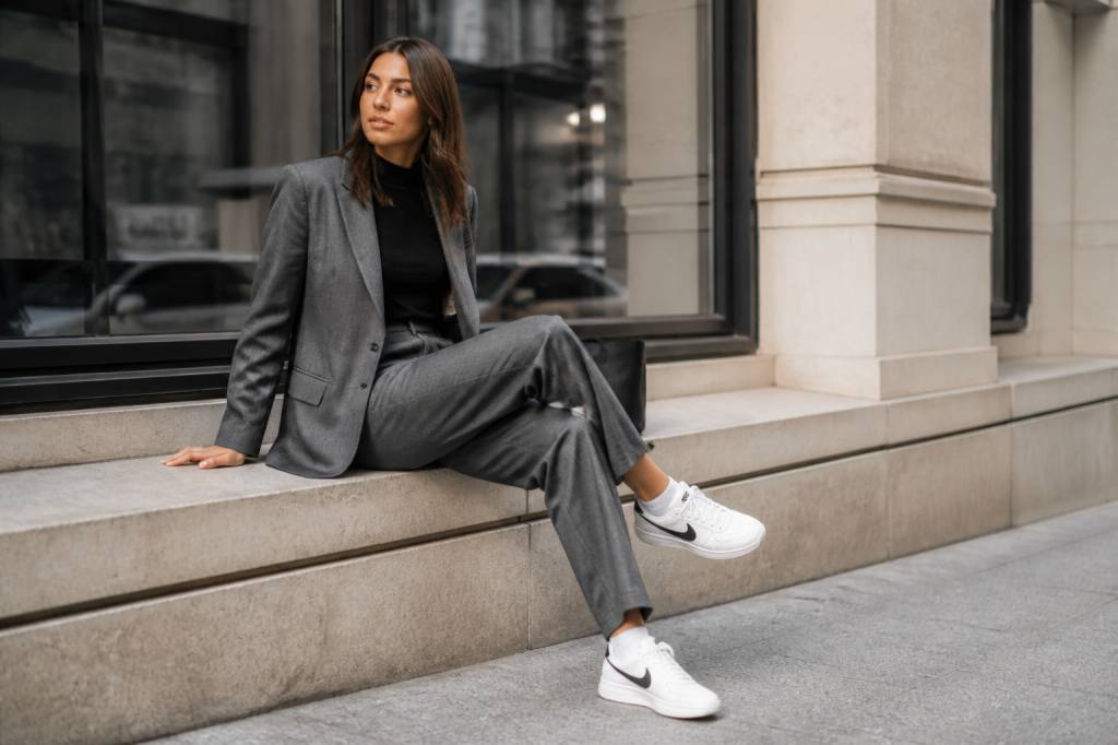 Nike et la tendance « office core » : comment intégrer vos sneakers dans un look professionnel et stylé