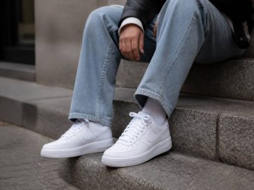Air force one base : comment adopter la sneaker iconique au quotidien